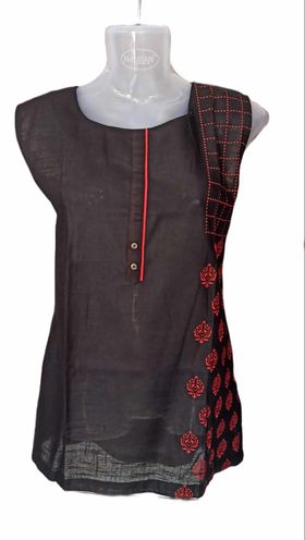 LA Fille Sleeveless Short Top